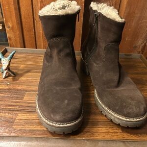 Source Unknown Brown Ankle Boots with Fur Lining